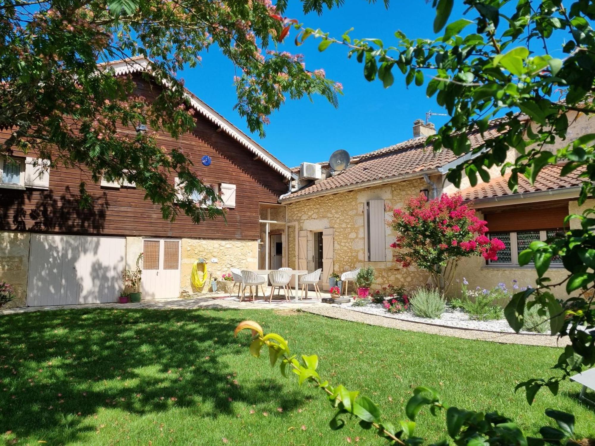 L'Esprit Du 24 Bed & Breakfast Rouffignac-de-Sigoules Luaran gambar